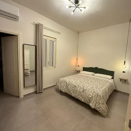 Arco Trinita 3* Bari