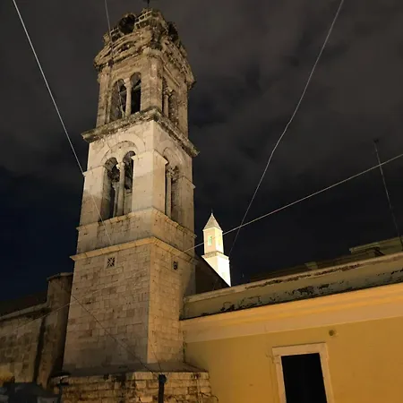 Bed and Breakfast Arco Trinita 3*